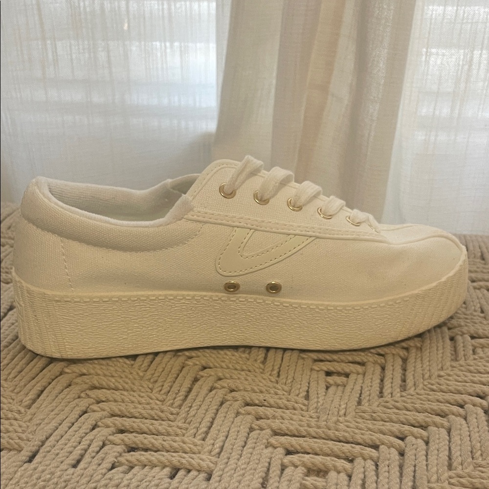 Tretorn Off-White Casual Sneakers - Picture 7 of 9